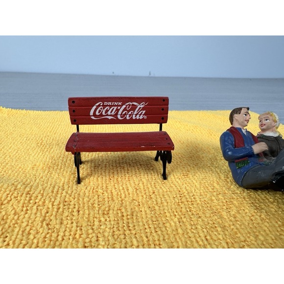 Coca-Cola Town Square Collection 1992 Christmas Village Figurines LOT Of 5 - Picture 5 of 5